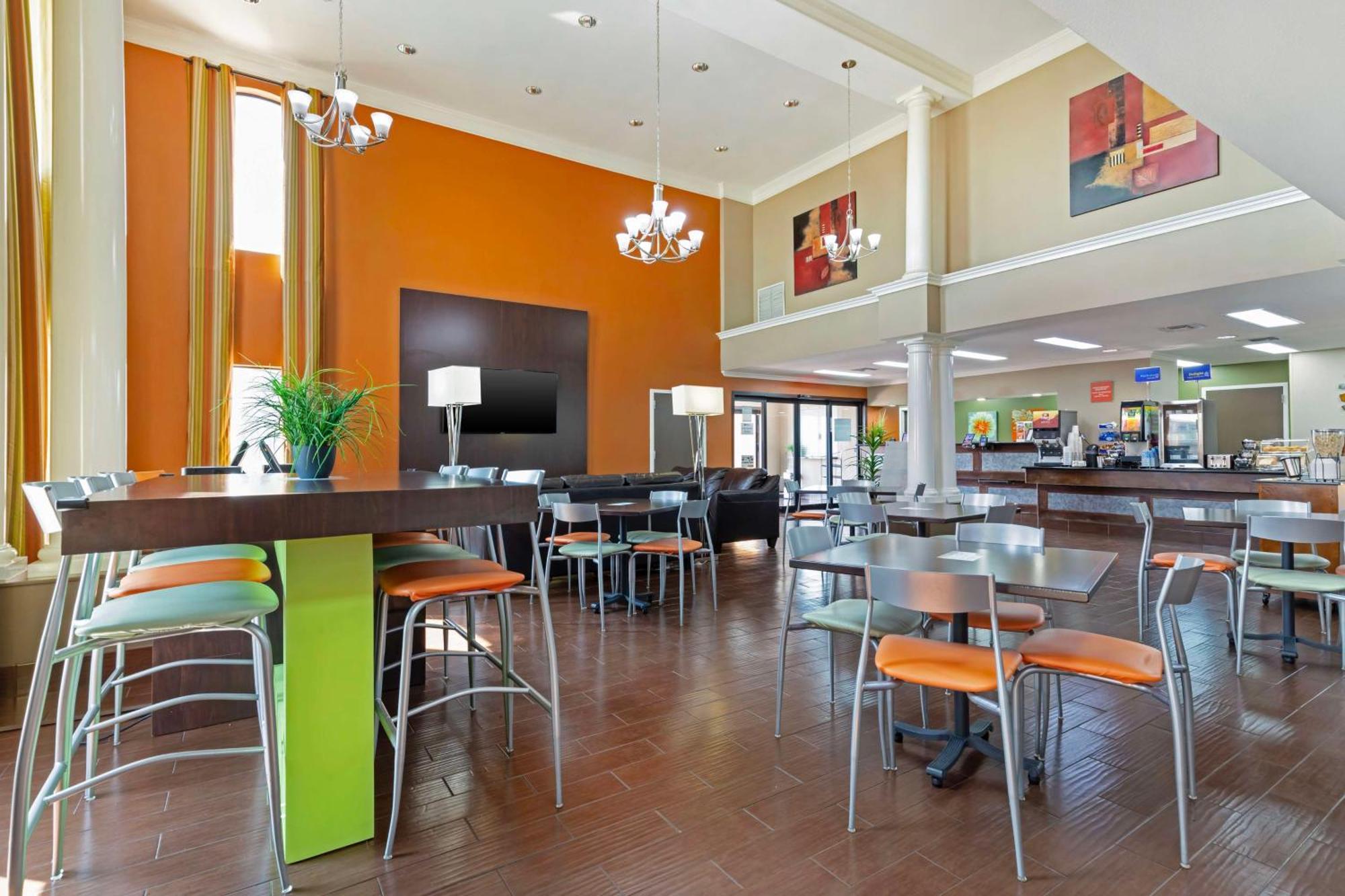 Best Western Inn & Suites New Braunfels Exterior photo